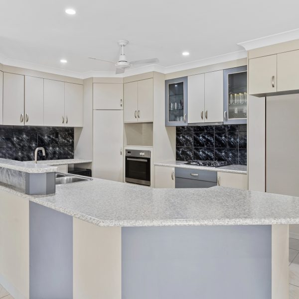 35 Gingham Street, Glenella, QLD 4740 AUS