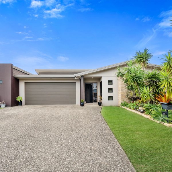 30 Slater Avenue, Blacks Beach, QLD 4740 AUS