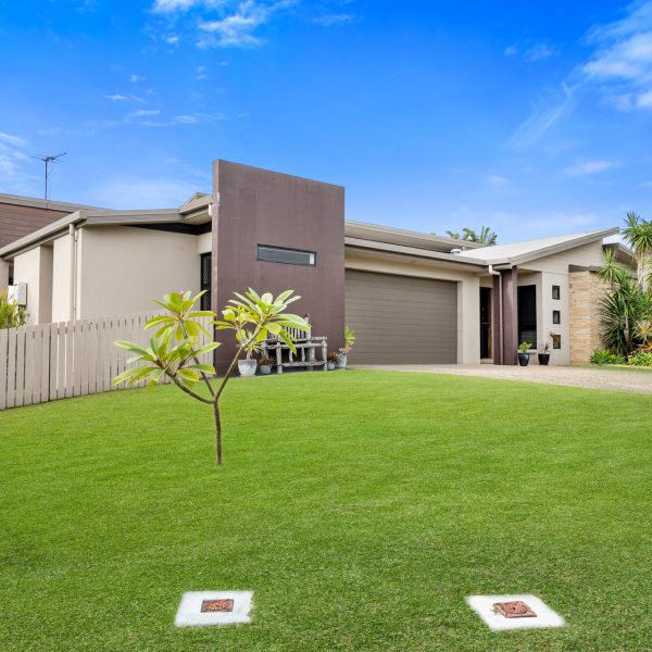 30 Slater Avenue, Blacks Beach, QLD 4740 AUS