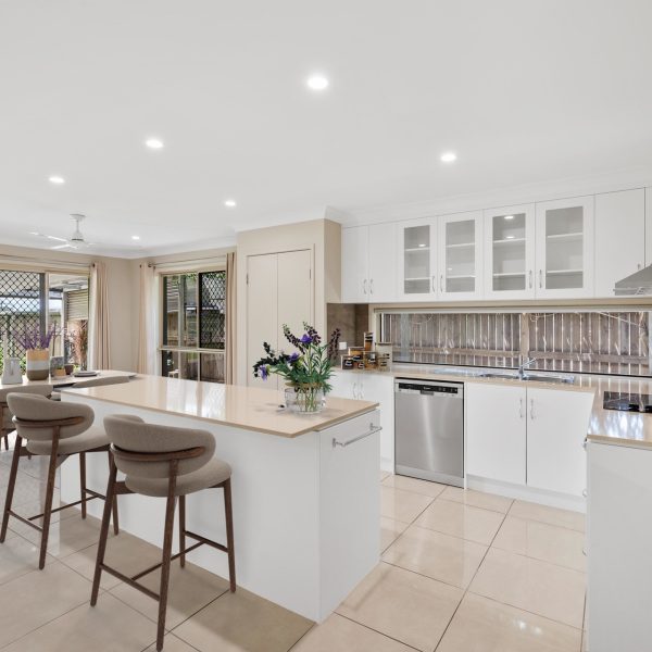 29 Makybe Diva Drive, Ooralea, QLD 4740 AUS