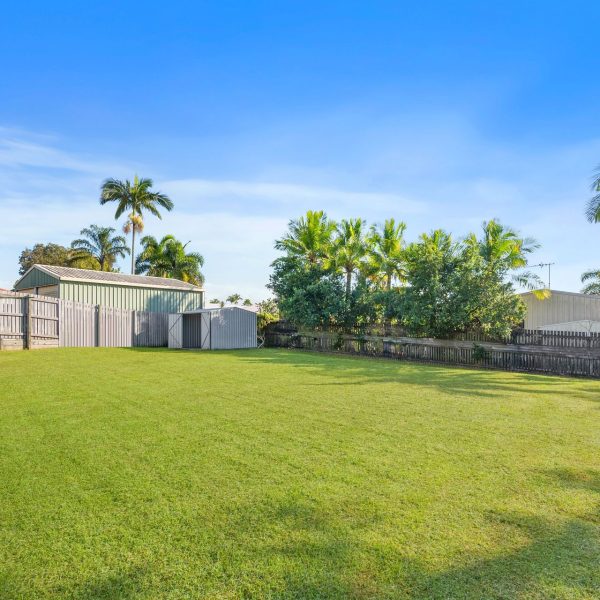 8 Dumfries Court, Beaconsfield, QLD 4740 AUS