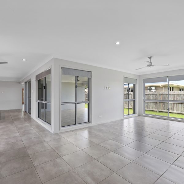 8 Flintwood Street, Rural View, QLD 4740 AUS