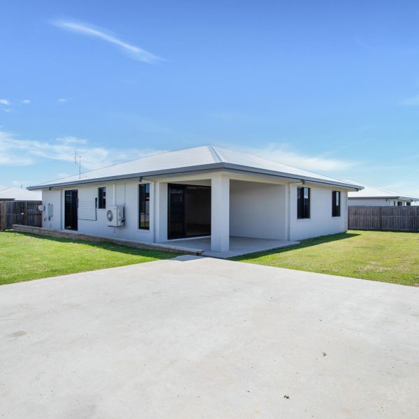 13 Excelsa Circuit, Rural View, QLD 4740 AUS