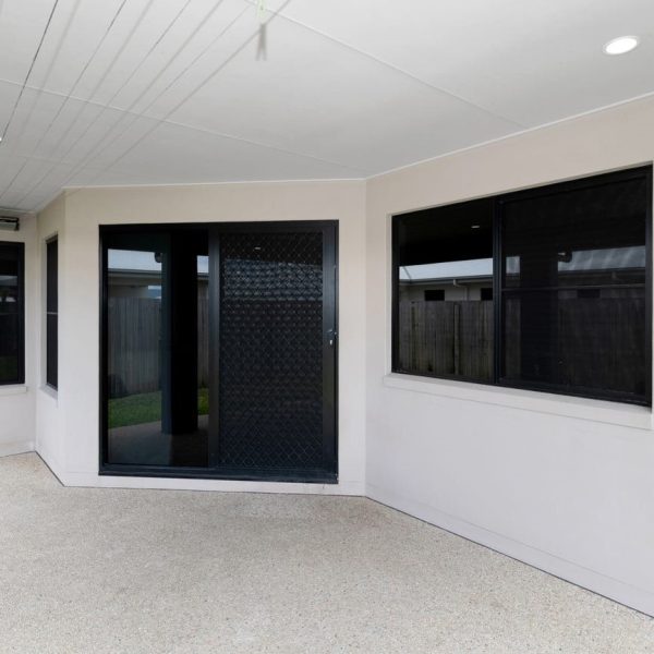 18 Salisbury Place, Ooralea, QLD 4740 AUS