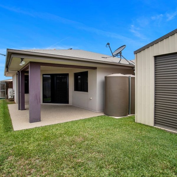 18 Salisbury Place, Ooralea, QLD 4740 AUS
