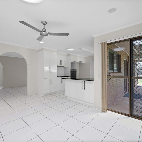 15 Barnfield Drive, Beaconsfield, QLD 4740 AUS