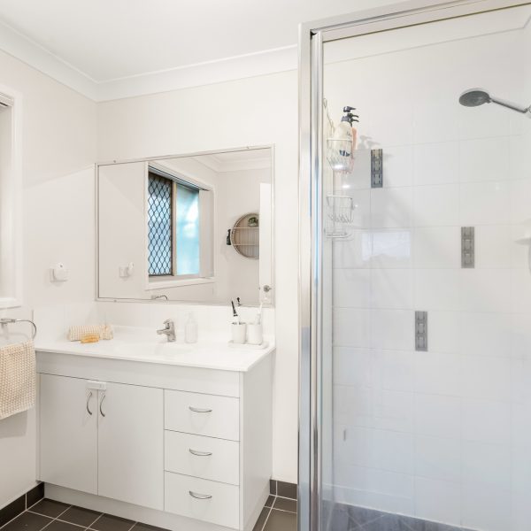 4 Raylene Street, Mount Pleasant, QLD 4740 AUS