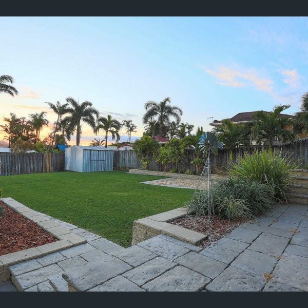18 Bankswood Street, Beaconsfield, QLD 4740 AUS