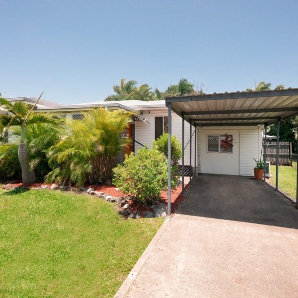 27 Valley Street, North Mackay, QLD 4740 AUS