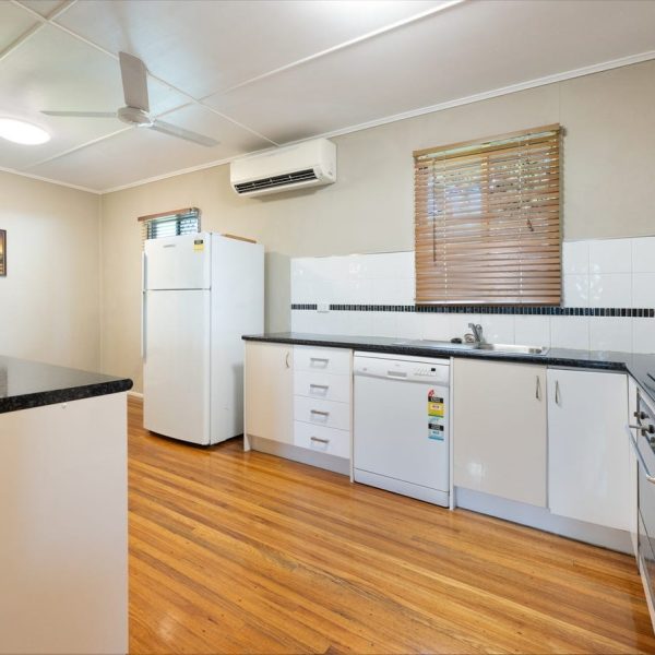 27 Valley Street, North Mackay, QLD 4740 AUS