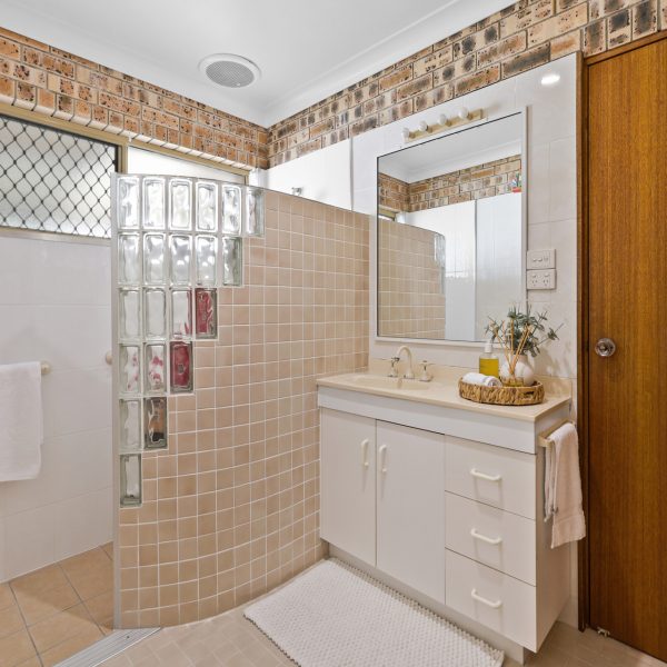 25 Cumberland Avenue, Slade Point, QLD 4740 AUS