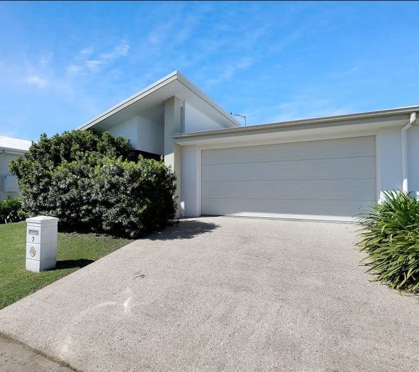 7 Antonia Court, Glenella, QLD 4740 AUS