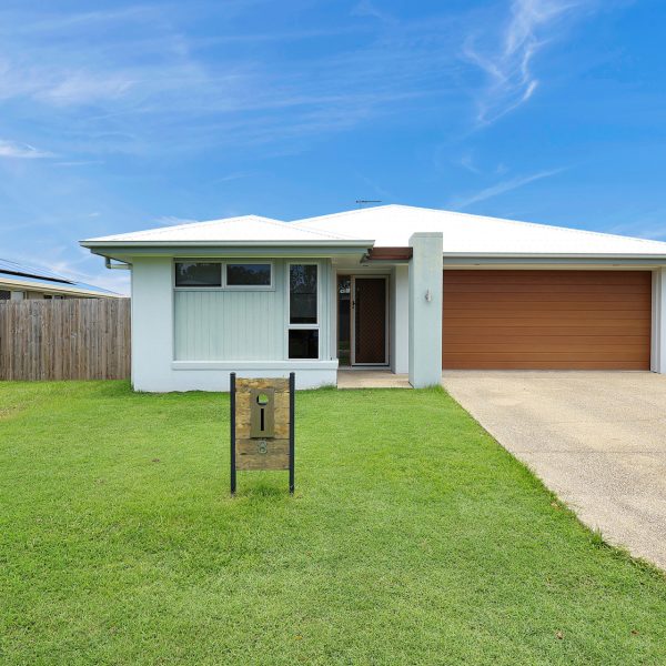 8 Flintwood Street, Rural View, QLD 4740 AUS