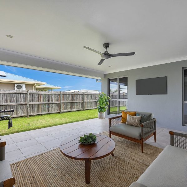 8 Flintwood Street, Rural View, QLD 4740 AUS