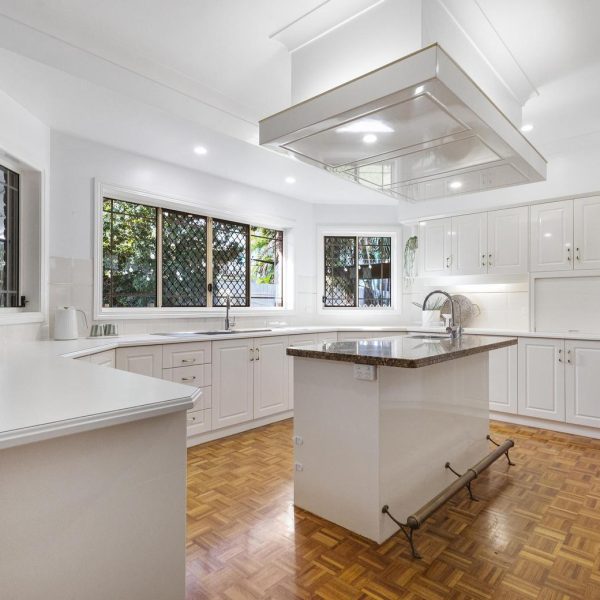 9 Ronnie Court, Rural View, QLD 4740 AUS