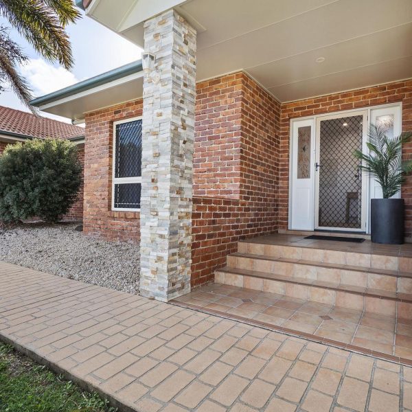 9 Ronnie Court, Rural View, QLD 4740 AUS