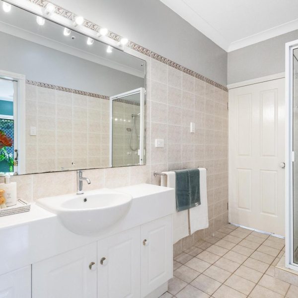 9 Ronnie Court, Rural View, QLD 4740 AUS