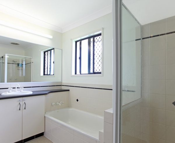 11 Stuart Hindle Drive, Mount Pleasant, QLD 4740 AUS