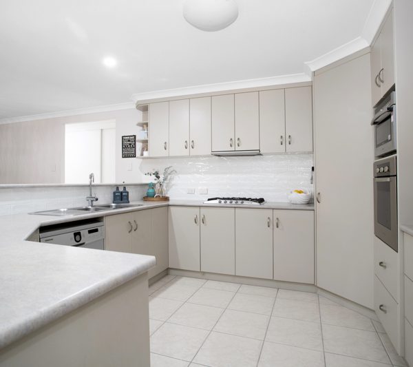 11 Spinks Court, Eimeo, QLD 4740 AUS