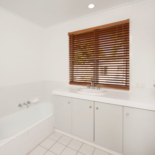 23 Grevillea Drive, Glenella, QLD 4740 AUS