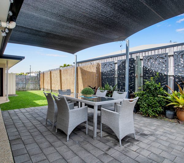 11 Spinks Court, Eimeo, QLD 4740 AUS