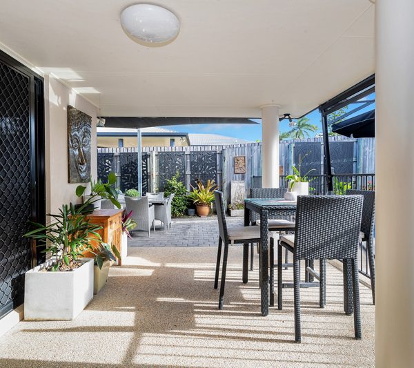 11 Spinks Court, Eimeo, QLD 4740 AUS