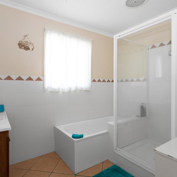 20 Crispin Drive, Mount Pleasant, QLD 4740 AUS