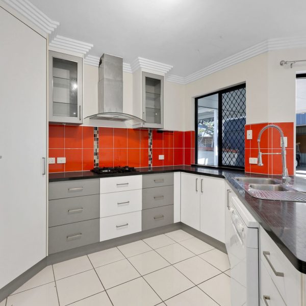 15 Jasmine Drive, Blacks Beach, QLD 4740 AUS