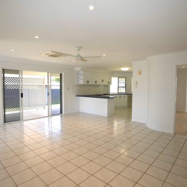 30 Owen Jenkins Drive, Sarina Beach, QLD 4737 AUS