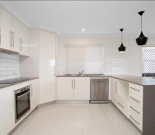 6 Bensara Crescent, Beaconsfield, QLD 4740 AUS