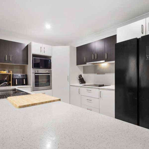 2/18 Danastas Avenue, Eimeo, QLD 4740 AUS