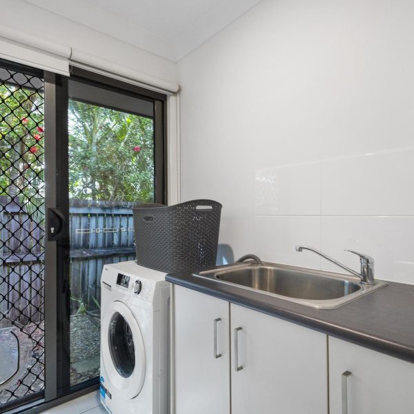 2/18 Danastas Avenue, Eimeo, QLD 4740 AUS