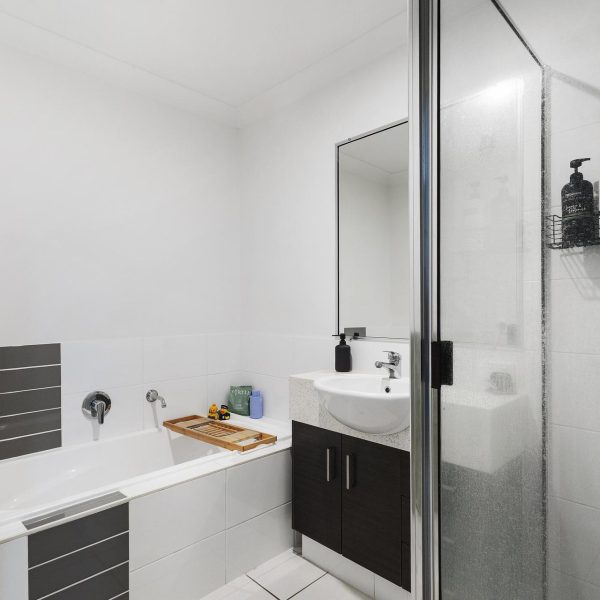 2/18 Danastas Avenue, Eimeo, QLD 4740 AUS