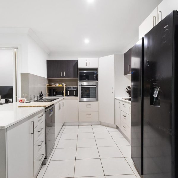 2/18 Danastas Avenue, Eimeo, QLD 4740 AUS