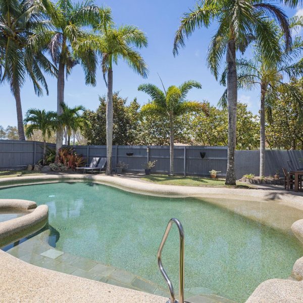 2/4 Prudhoe Street, East Mackay, QLD 4740 AUS