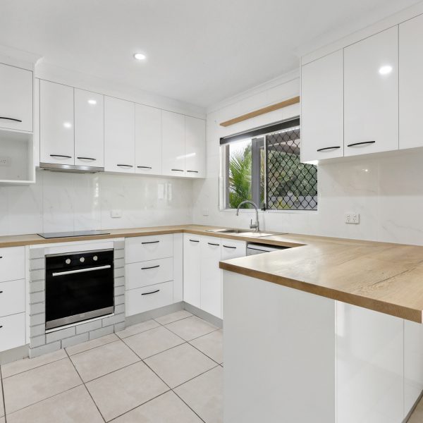 12 Katherine Court, Andergrove, QLD 4740 AUS