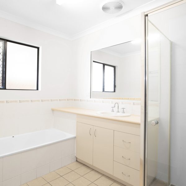 9 Dustwill Street, Eimeo, QLD 4740 AUS