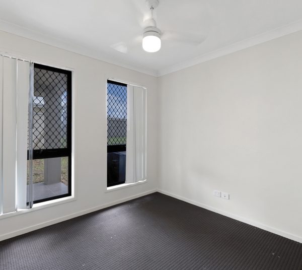 9 Hinkler Court, Rural View, QLD 4740 AUS