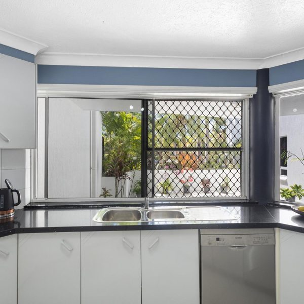 2/4 Prudhoe Street, East Mackay, QLD 4740 AUS