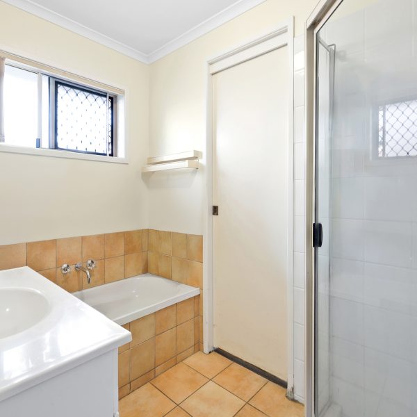 57 Mansfield Drive, Beaconsfield, QLD 4740 AUS