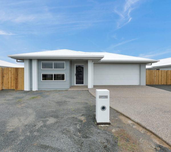 9 Jabiru Circuit, Rural View, QLD 4740 AUS