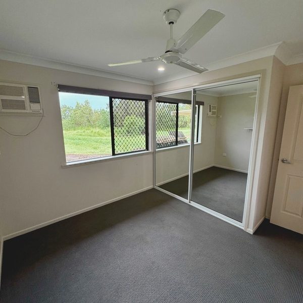 8 Cod Place, Andergrove, QLD 4740 AUS